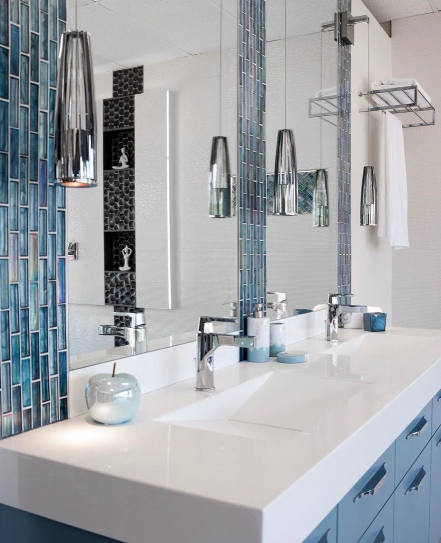 Designer bathroom with Marble-Lite surfaces